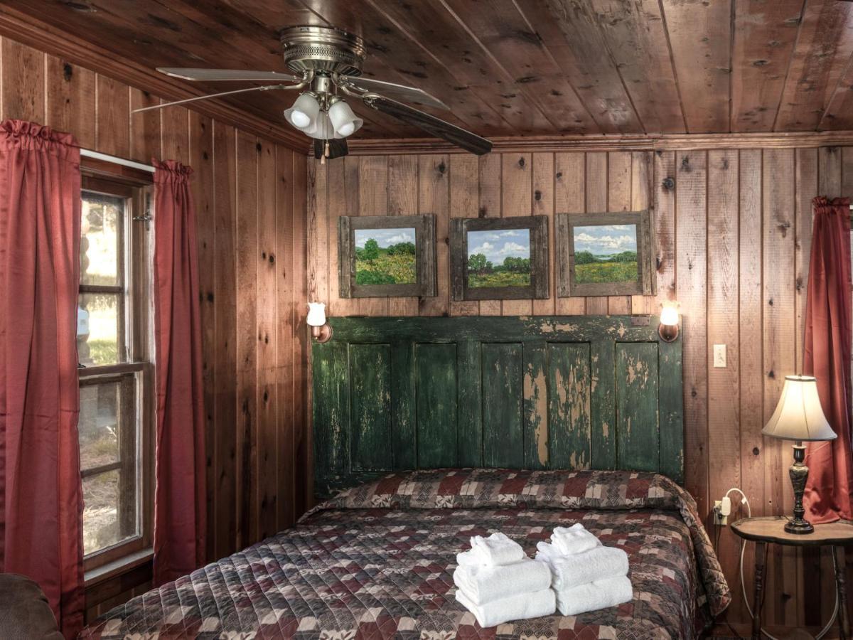 Apache Village 2, King Studio, Midtown, Sleeps 2 Ruidoso Exterior photo