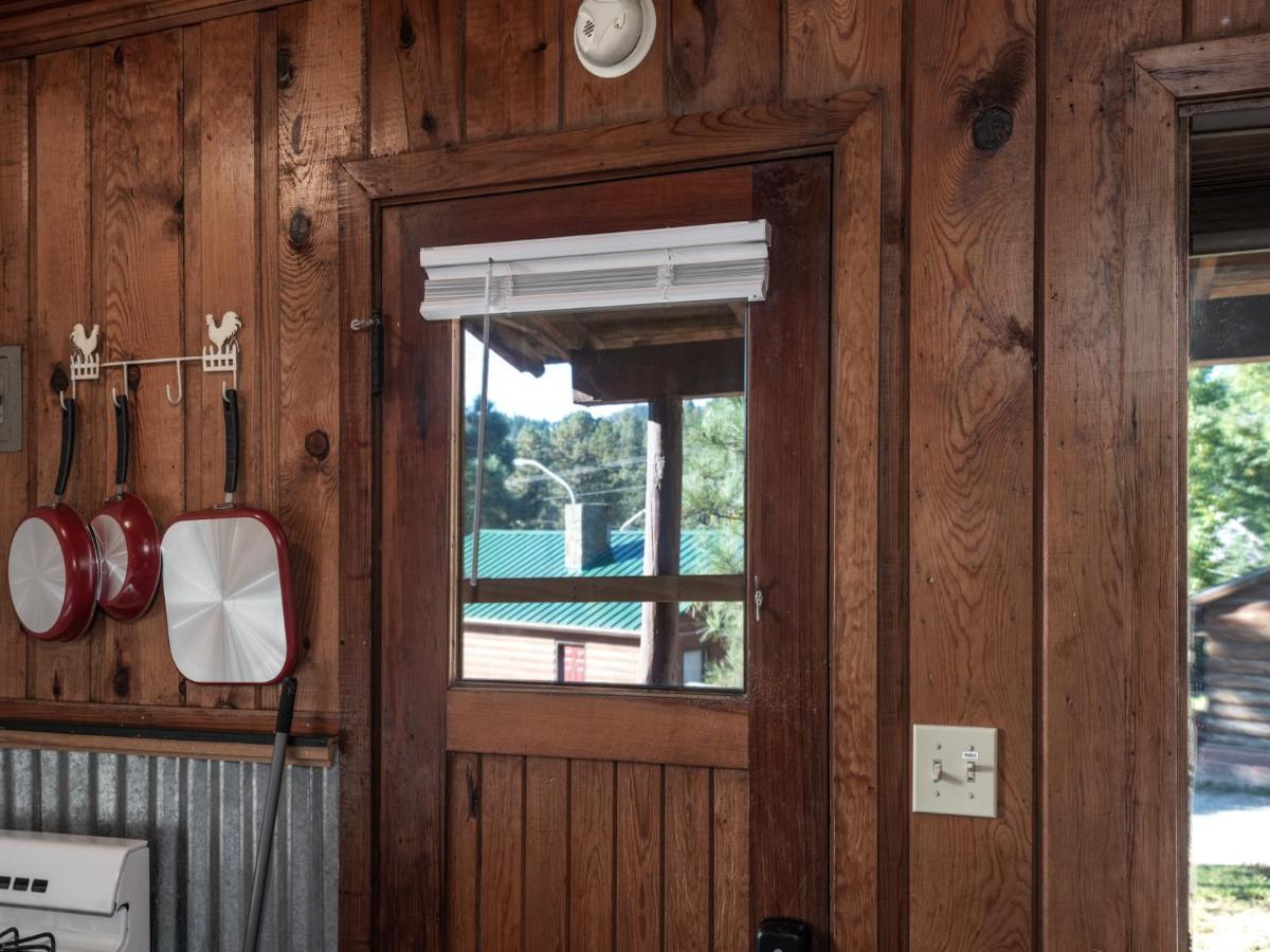 Apache Village 2, King Studio, Midtown, Sleeps 2 Ruidoso Exterior photo