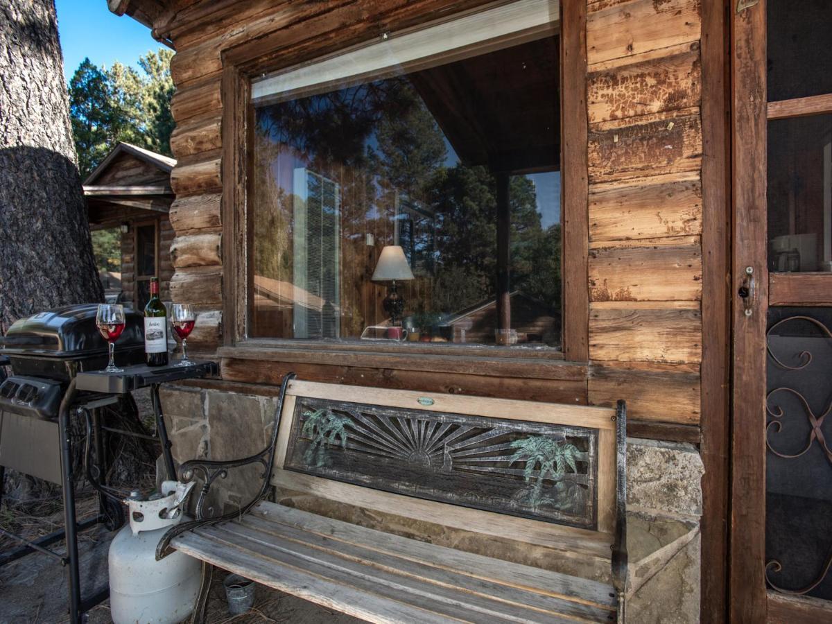 Apache Village 2, King Studio, Midtown, Sleeps 2 Ruidoso Exterior photo