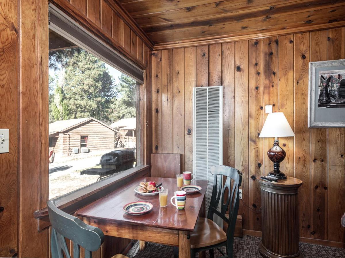 Apache Village 2, King Studio, Midtown, Sleeps 2 Ruidoso Exterior photo